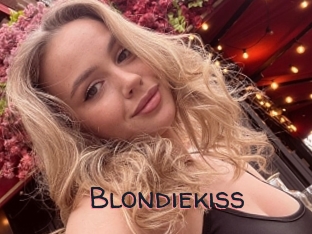 Blondiekiss