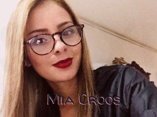 Mia_Croos