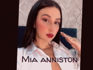 Mia_anniston