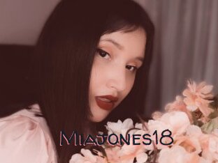 Miajones18